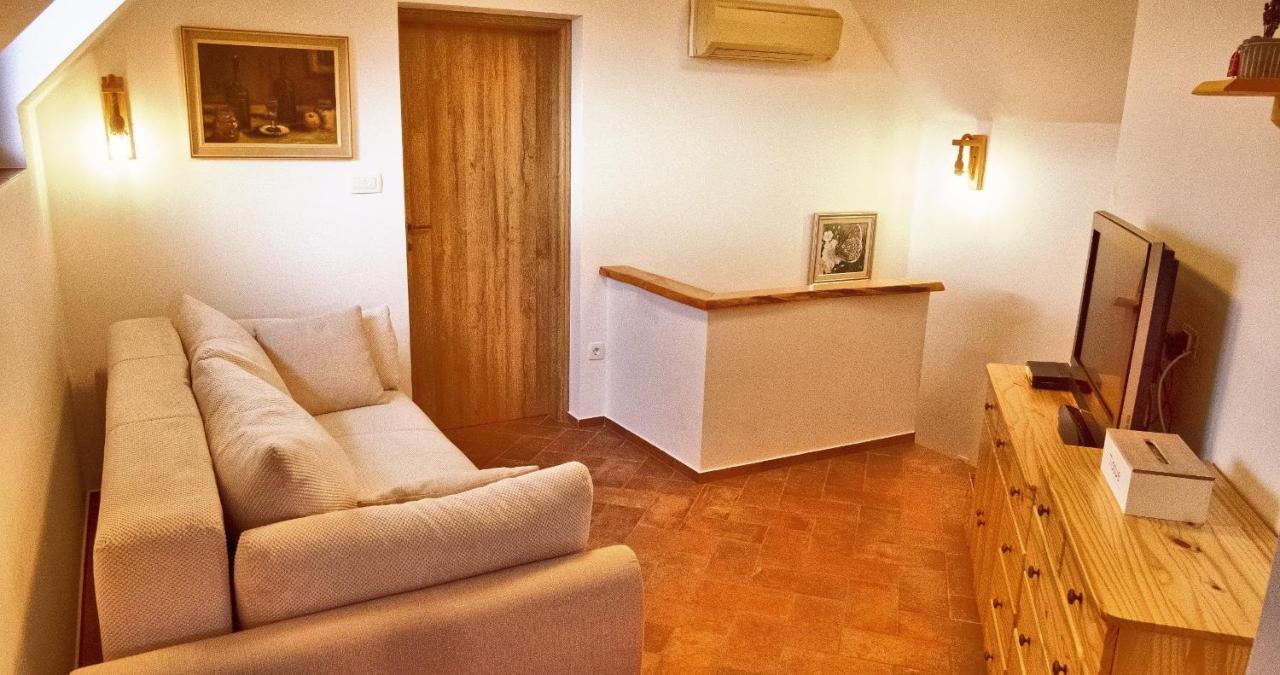 Vineyard Cottage Podrzaj Otocec Bagian luar foto